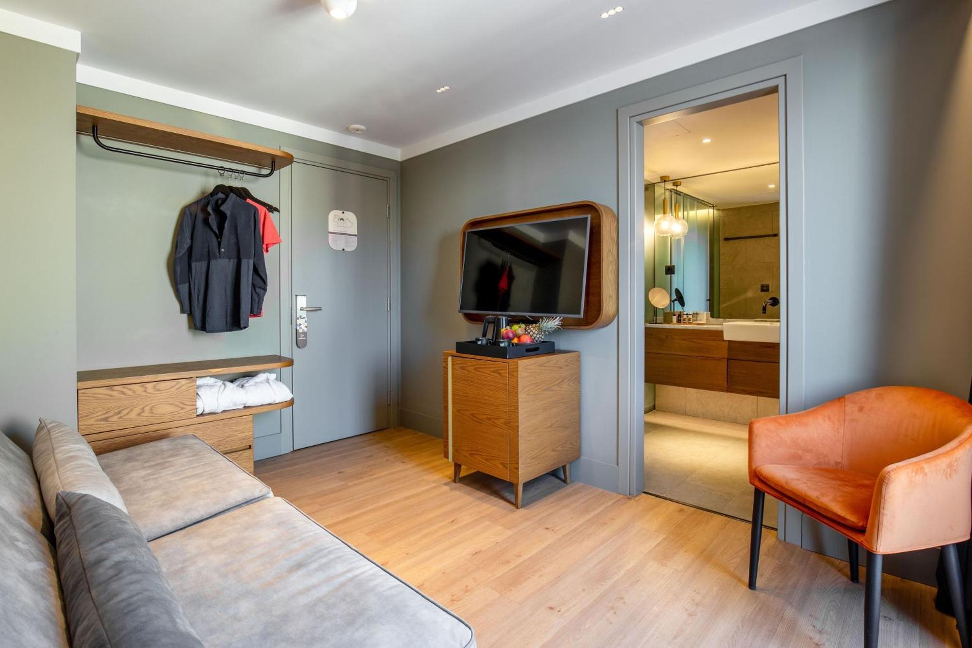 Bob W Eolou Hotel Athena Bagian luar foto