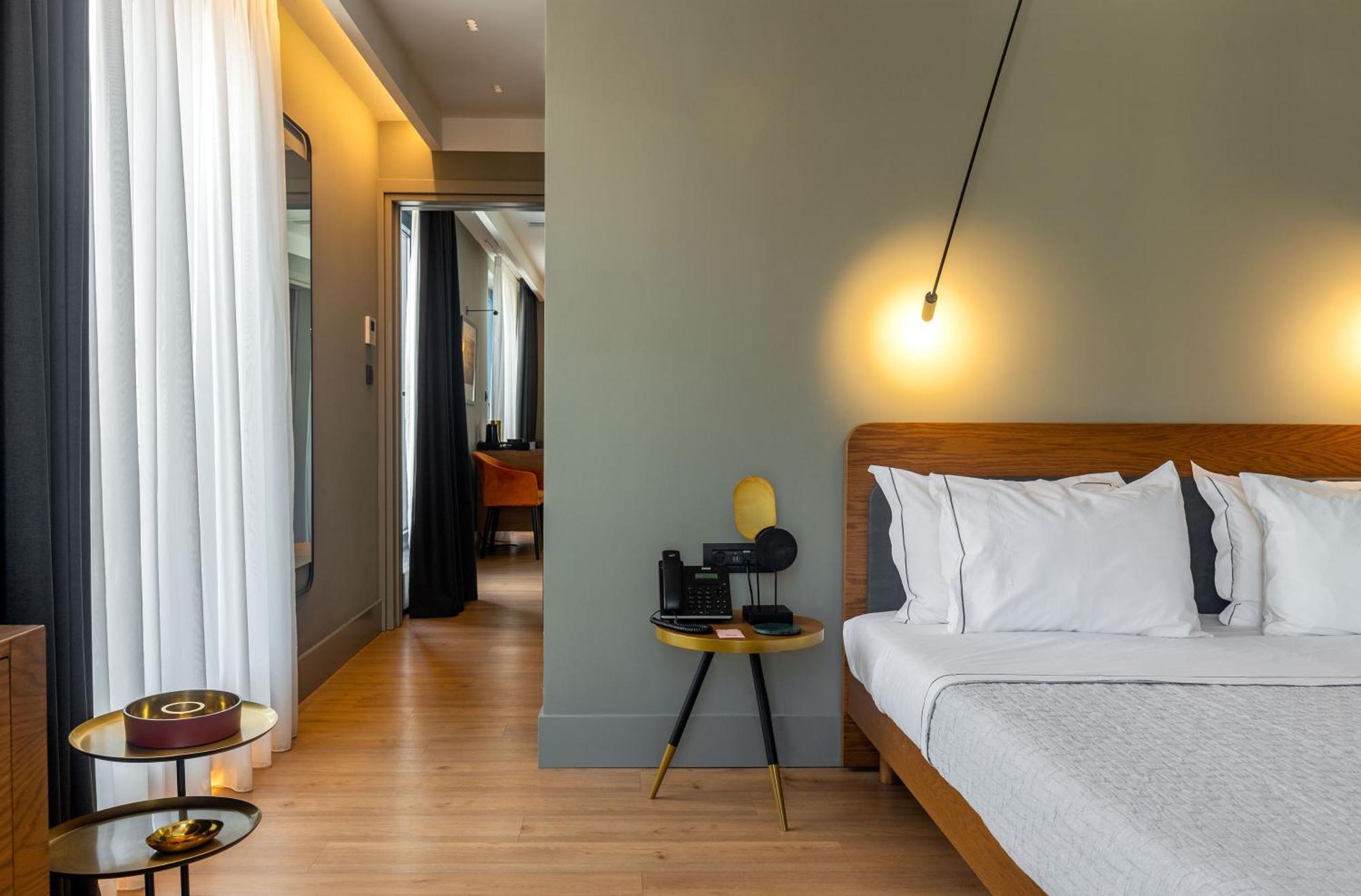 Bob W Eolou Hotel Athena Bagian luar foto