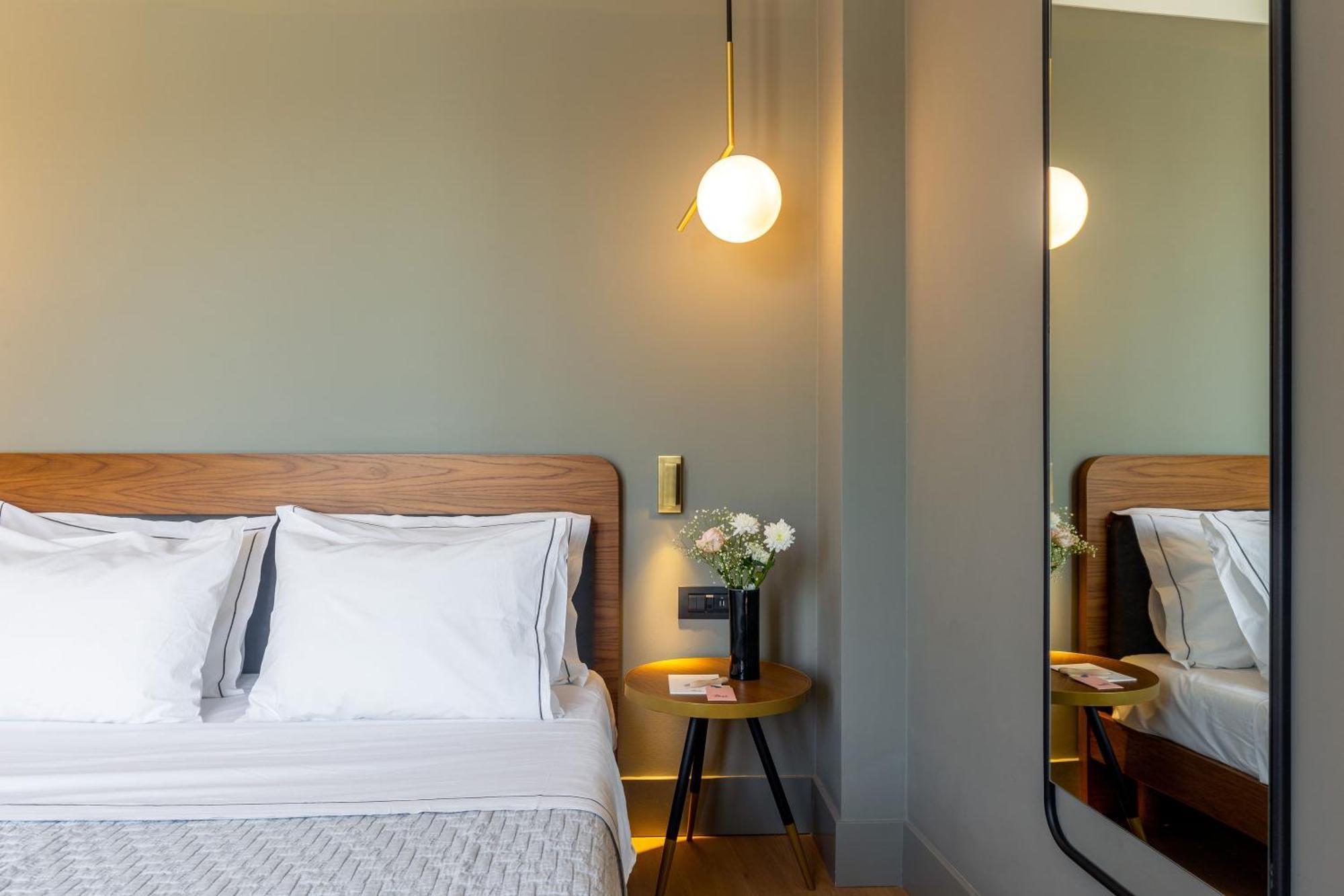 Bob W Eolou Hotel Athena Bagian luar foto
