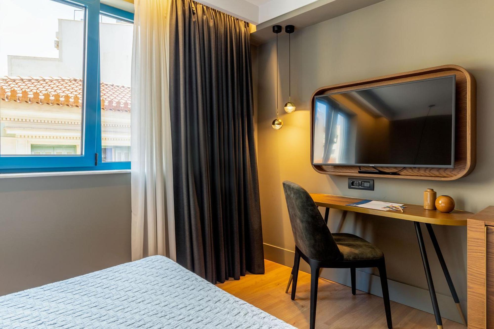 Bob W Eolou Hotel Athena Bagian luar foto