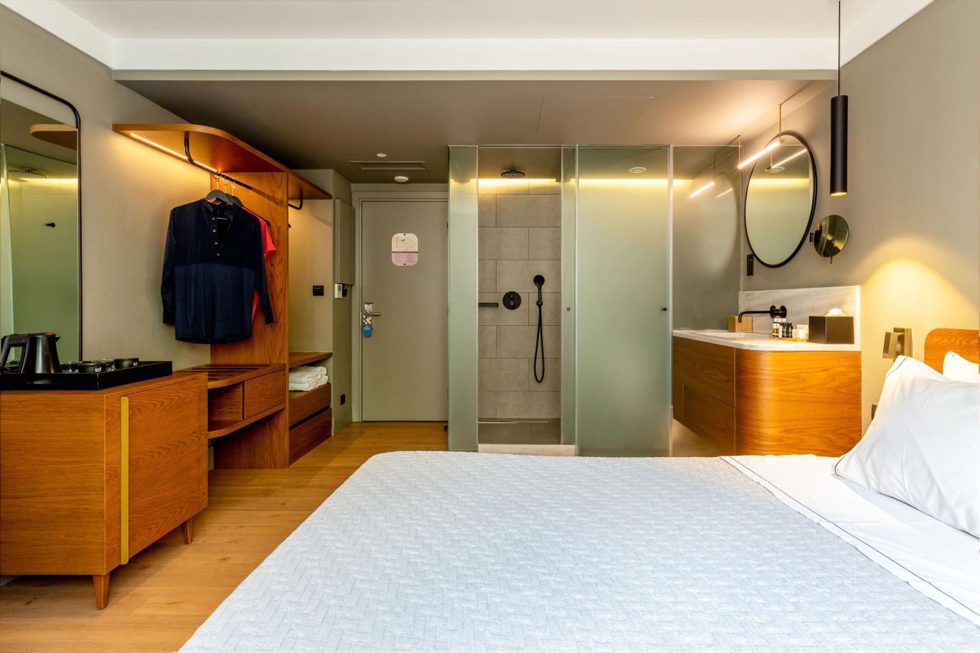Bob W Eolou Hotel Athena Bagian luar foto